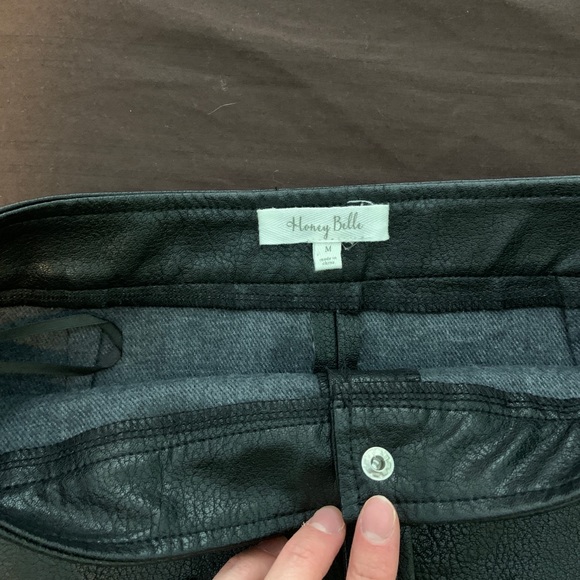 Button up leather skirt - Picture 2 of 3